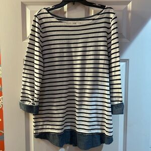 Great Fall transition top!  Size L. Great with jeans or khakis!